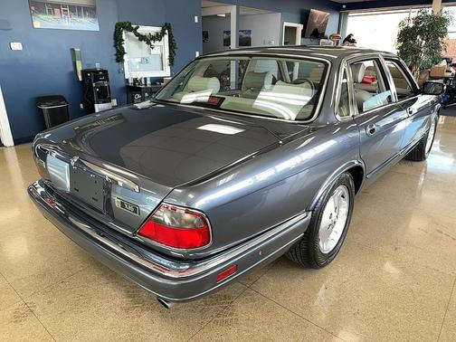 1997 Jaguar XJ Base