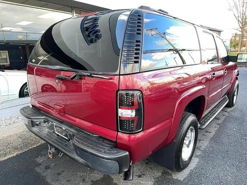 2004 Chevrolet Suburban 2500 LT