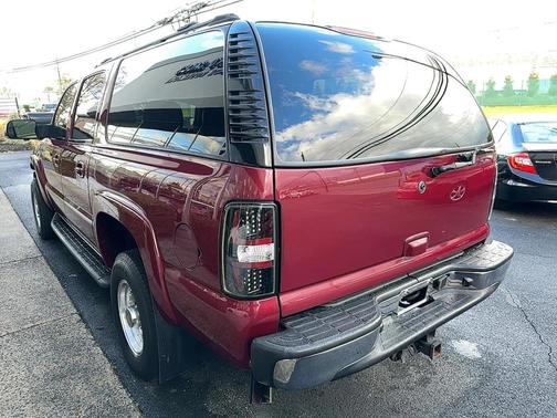 2004 Chevrolet Suburban 2500 LT