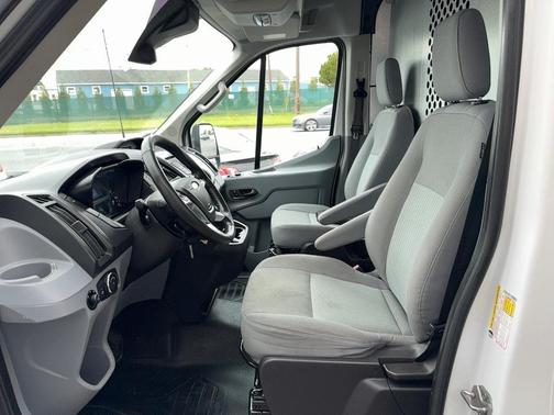 Oxford White 2017 Ford Transit-250 Base