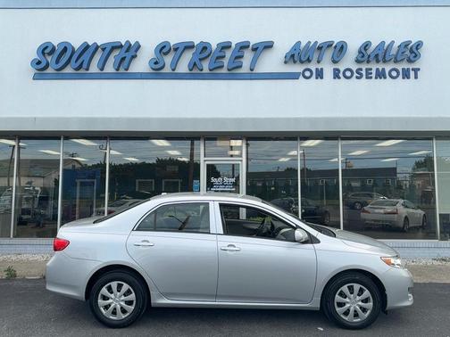 Bright Silver Metallic 2010 Toyota Corolla LE