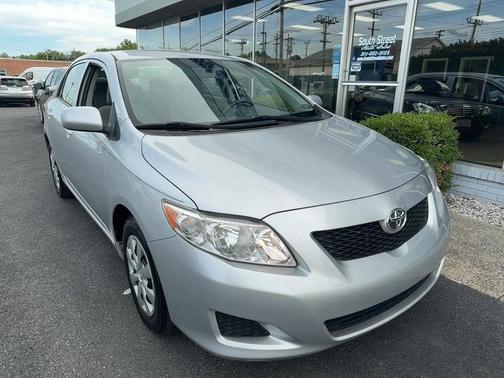 Bright Silver Metallic 2010 Toyota Corolla LE