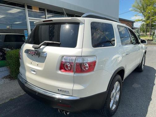 Pearl White 2008 GMC Acadia SLT-2