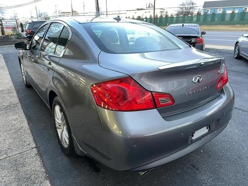 2010 INFINITI G37x Base