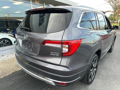 2019 Honda Pilot Touring 8-Passenger
