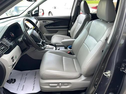 2019 Honda Pilot Touring 8-Passenger