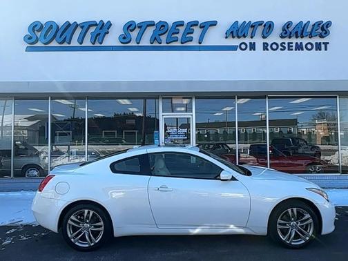 2009 INFINITI G37x Base