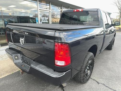 Brilliant Black Crystal Pearlcoat 2017 RAM 1500 Express