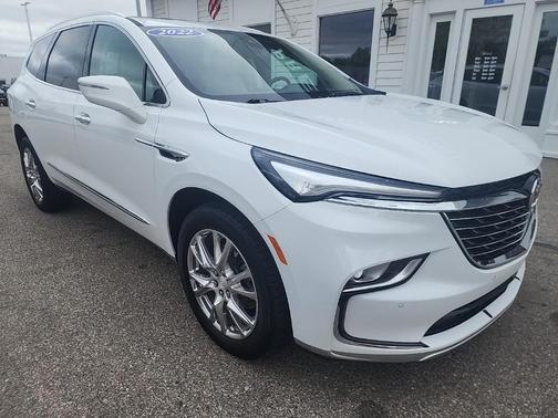 2022 Buick Enclave Essence