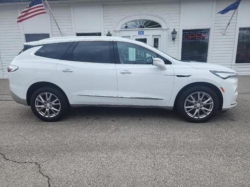 2022 Buick Enclave Essence