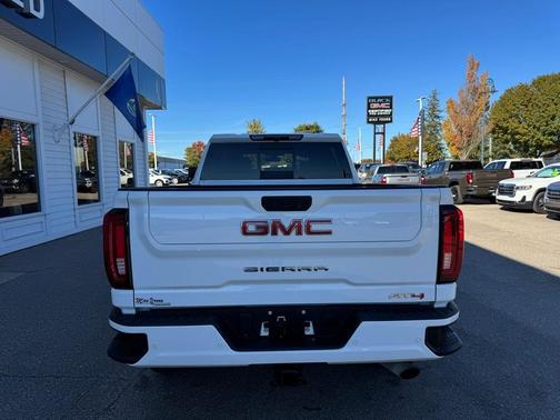 2022 GMC Sierra 2500 AT4