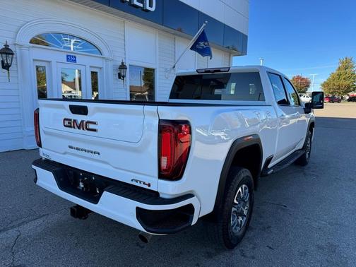 2022 GMC Sierra 2500 AT4