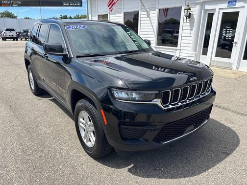 Black 2023 Jeep Grand Cherokee Laredo