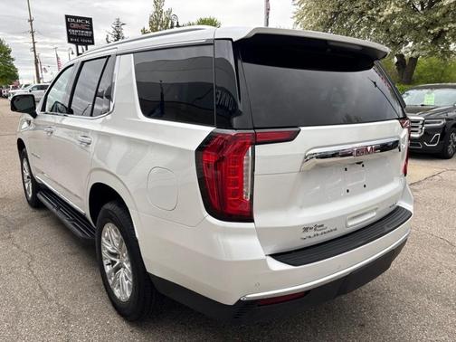 White Frost Tri-Coat 2021 GMC Yukon SLT