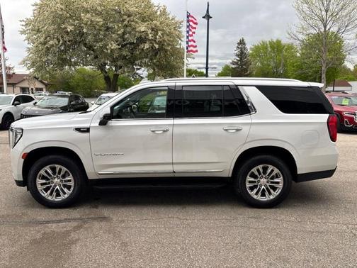 White Frost Tri-Coat 2021 GMC Yukon SLT