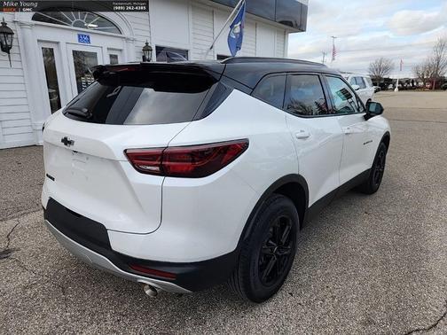 Iridescent Pearl Tricoat 2023 Chevrolet Blazer 2LT