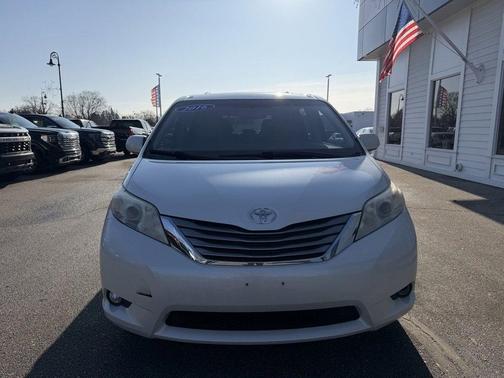 2016 Toyota Sienna XLE