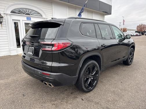 2024 GMC Acadia Elevation