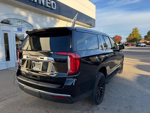 2023 GMC Yukon XL SLT