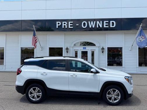 Summit White 2024 GMC Terrain SLE