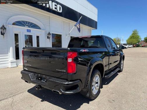 Black 2019 Chevrolet Silverado 1500 Custom