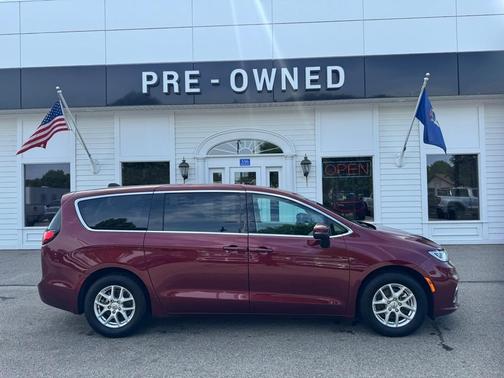 2023 Chrysler Pacifica Touring-L