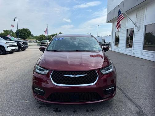 2023 Chrysler Pacifica Touring-L