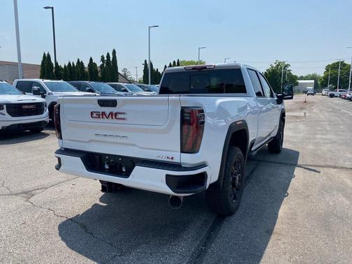 2025 GMC Sierra 2500 AT4
