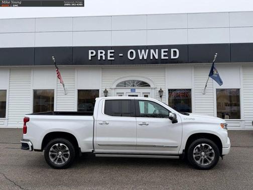 Iridescent Pearl Tricoat 2023 Chevrolet Silverado 1500 High Country