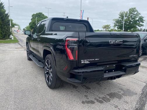 2025 GMC Sierra EV Denali