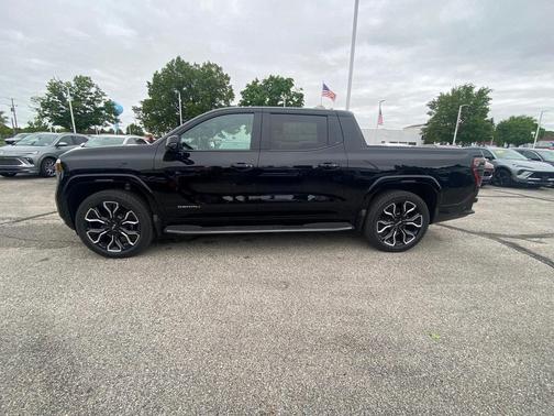 2025 GMC Sierra EV Denali
