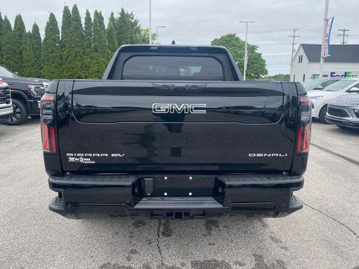 2025 GMC Sierra EV Denali