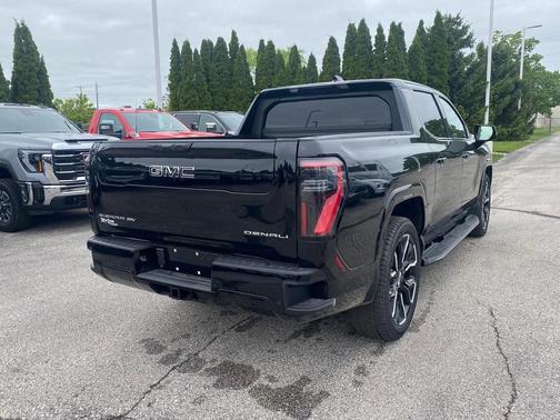 2025 GMC Sierra EV Denali