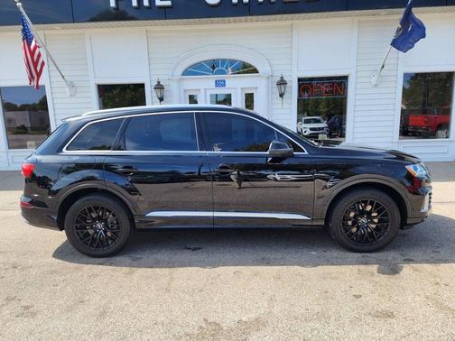 2021 Audi Q7 55 Premium Plus