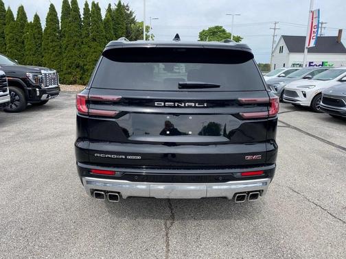 2025 GMC Acadia Denali