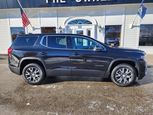 2023 GMC Acadia SLE