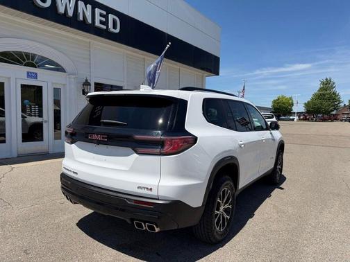 Summit White 2024 GMC Acadia AT4