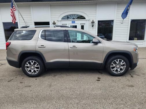 2022 GMC Acadia SLT