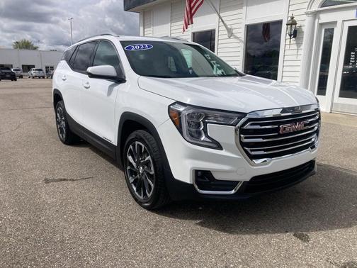 Summit White 2023 GMC Terrain SLT