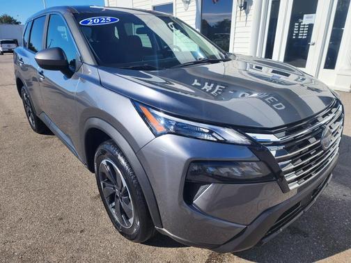 2025 Nissan Rogue SV