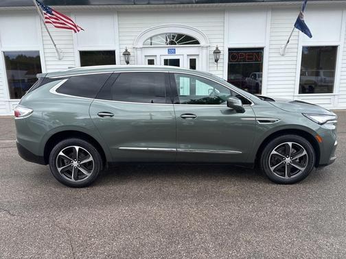 2022 Buick Enclave Essence