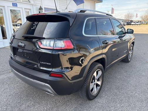 Black 2021 Jeep Cherokee Limited