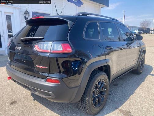 Black 2020 Jeep Cherokee Trailhawk