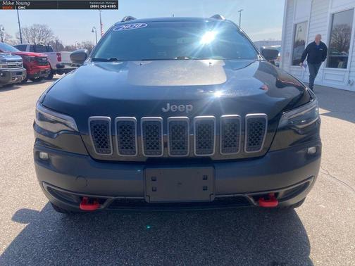 Black 2020 Jeep Cherokee Trailhawk