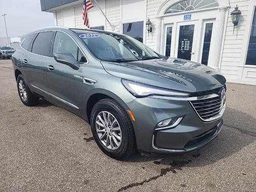 2022 Buick Enclave Essence
