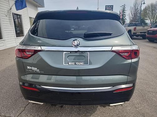 2022 Buick Enclave Essence