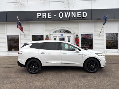 2023 Buick Enclave Essence