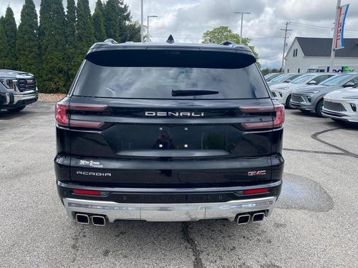 2025 GMC Acadia Denali