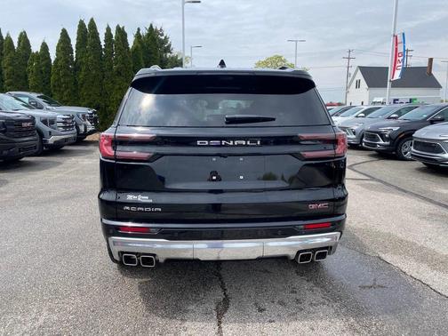 2025 GMC Acadia Denali