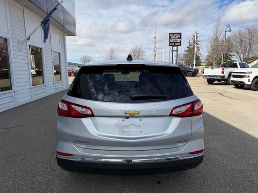 Silver Ice Metallic 2020 Chevrolet Equinox 2LT